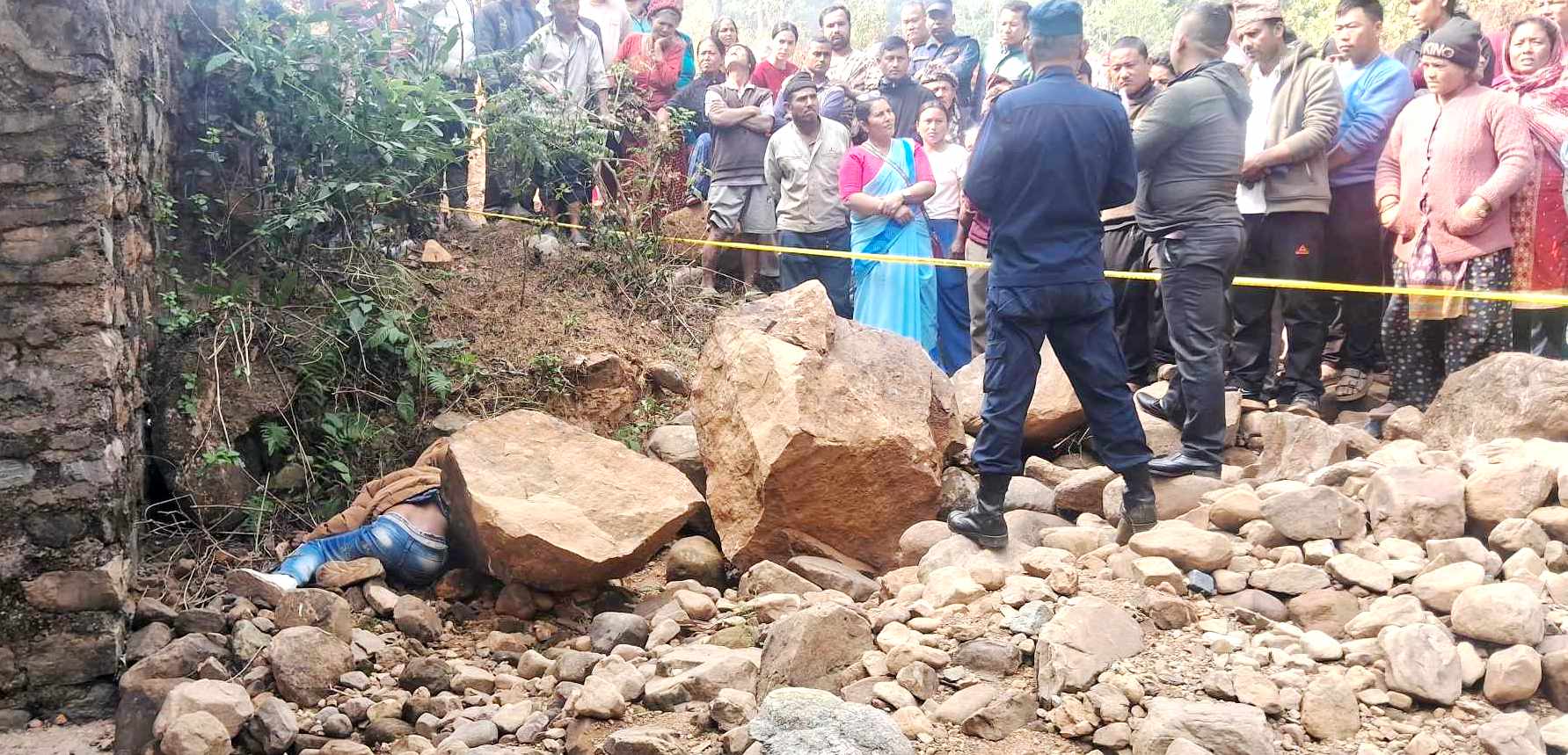 मदन लोकमार्गको जोगीटोलमा मृत भेटिए घले